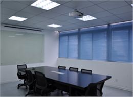 佳遇贸易公司会议室一角